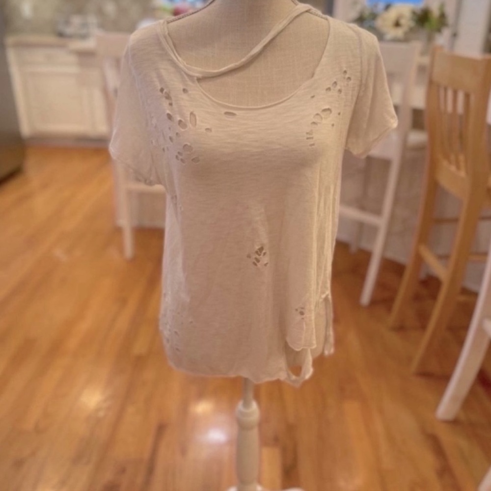 American Threads cream distroyed tshirt